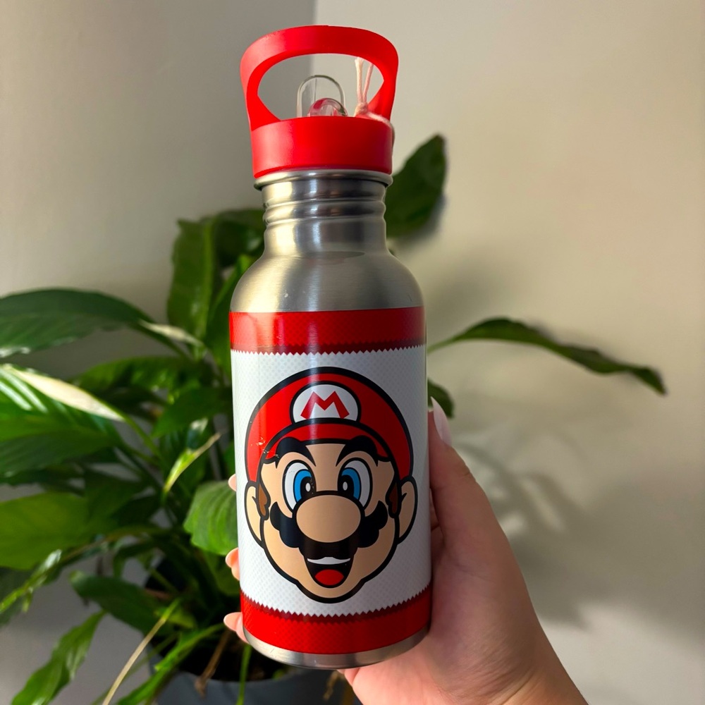 Super Mario Water Bottle - Picture 1 of 8